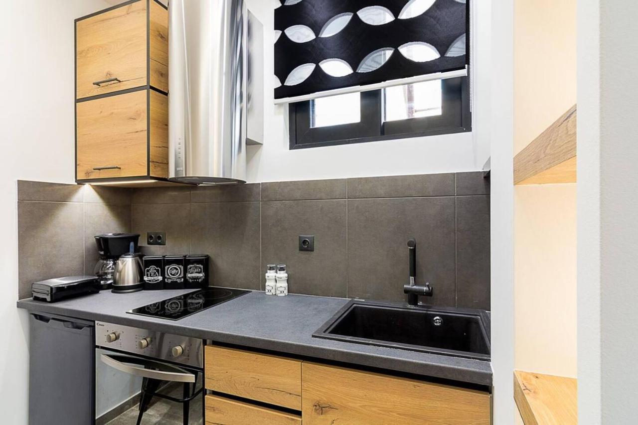 Emily In - Design Awarded Flat Syntagma E3 * Athens