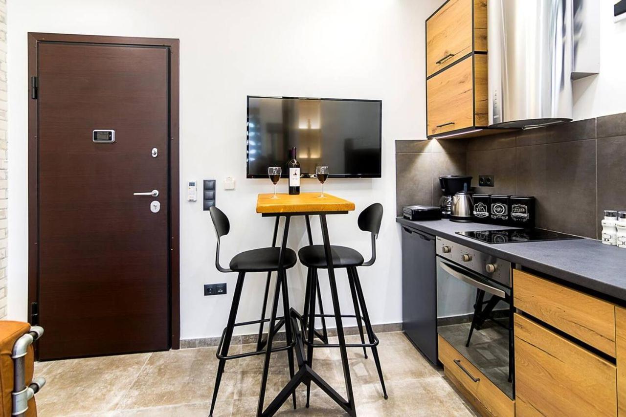 Emily In - Design Awarded Flat Syntagma E3 Apartment Athens