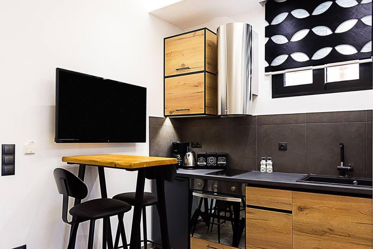 Emily In - Design Awarded Flat Syntagma E3 Athens