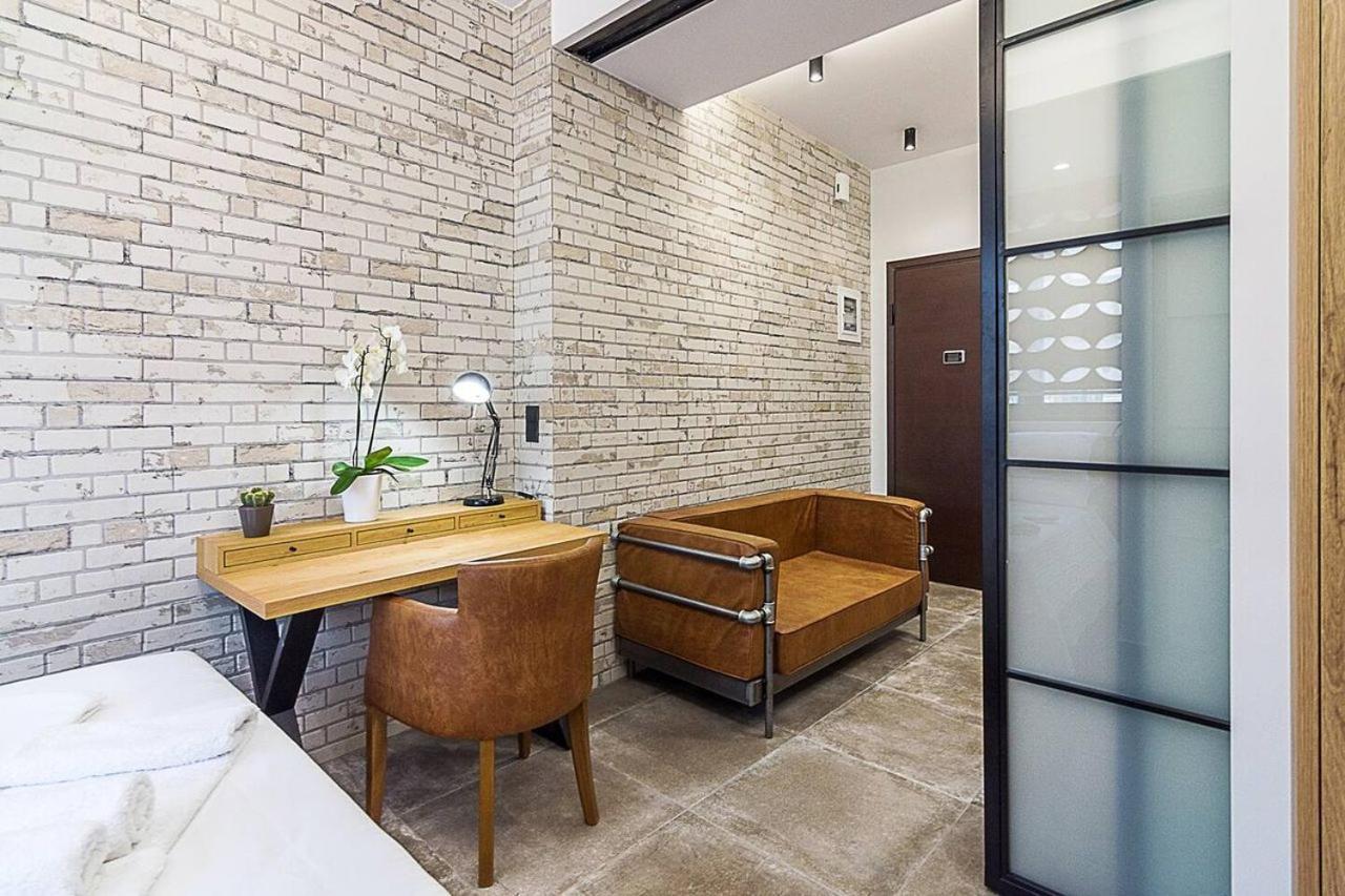 Emily In - Design Awarded Flat Syntagma E3 Athens