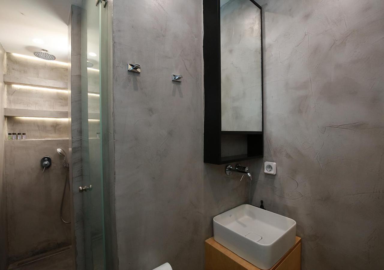 Emily In - Design Awarded Flat Syntagma E3