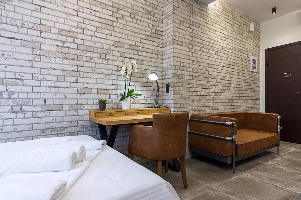 Emily In - Design Awarded Flat Syntagma E3 * Atény