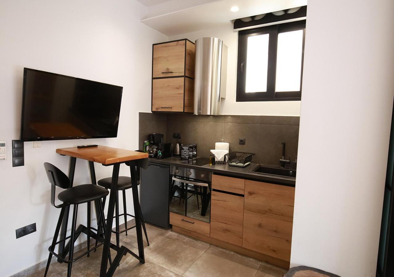 Emily In - Design Awarded Flat Syntagma E3 Atény